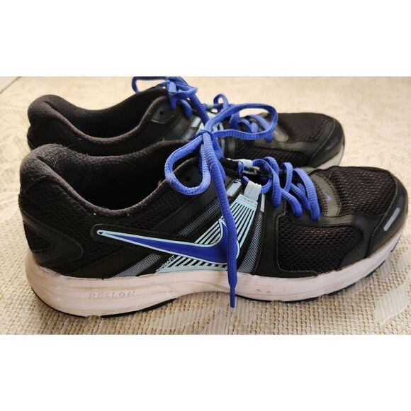 Nike athletic shoes - Picture 1 of 10